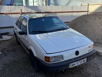 Авто Volkswagen Passat Sedan 1989 № 7393010
