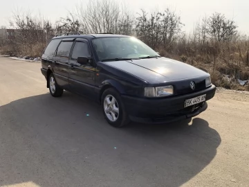Авто Volkswagen Passat Variant 1992 № 7393553