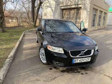 Авто Volvo V50 2009 № 7398906