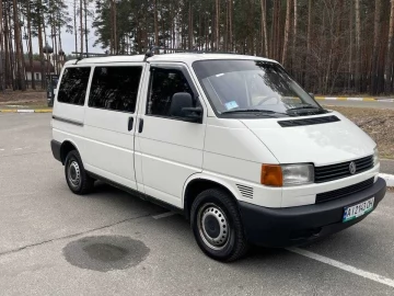 Авто Volkswagen Transporter 2000 № 7399176