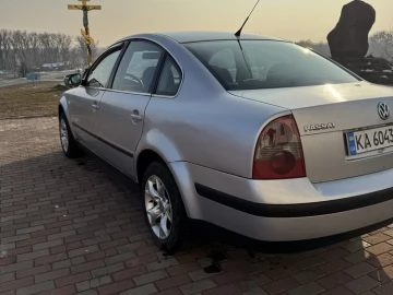 Авто Volkswagen Passat Sedan 2003 № 7400082