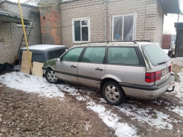 Авто Volkswagen Passat Variant 1995 № 7403644