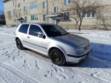 Авто Volkswagen Golf 2002 № 7408592
