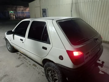 Авто Ford Fiesta 1993 № 7409052