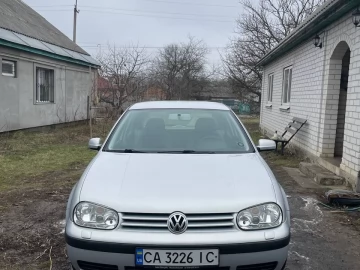 Авто Volkswagen Golf 2000 № 7411328