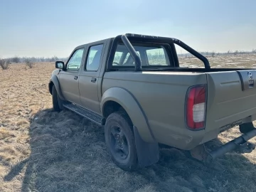 Авто Nissan Navara 2003 № 7412402