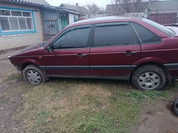 Авто Volkswagen Passat Sedan 1993 № 7412413