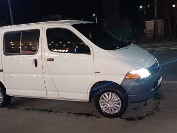 Авто Toyota Hiace 2001 № 7414047