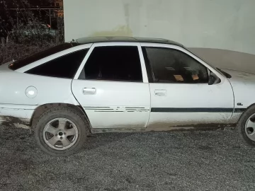 Авто Opel Vectra 1990 № 7415406