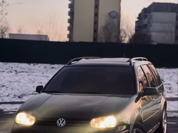 Авто Volkswagen Golf 1999 № 7418343