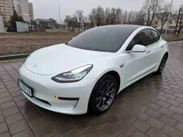 Авто Tesla Model 3 2017 № 7418408