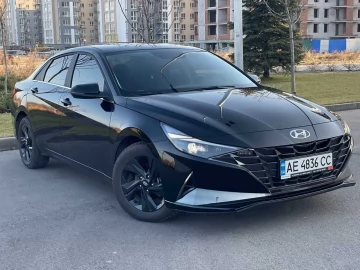 Авто Hyundai Elantra 2022 № 7421100