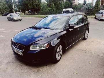 Авто Volvo V50 2009 № 7421775