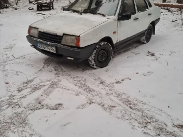Авто ВАЗ 21099 1990 № 7422526