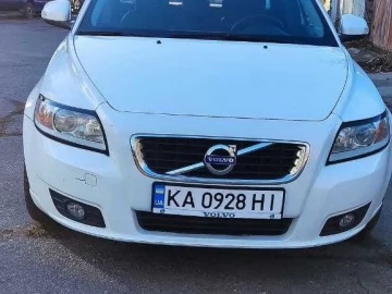 Авто Volvo V50 2011 № 7425302
