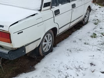 Авто ВАЗ 2107 1991 № 7426017