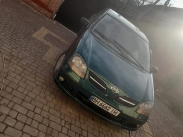 Авто Nissan Tino 2001 № 7426611