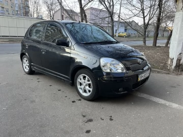 Авто Toyota Yaris 2004 № 7427400