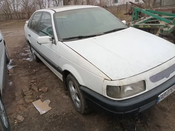 Авто Volkswagen Passat Sedan 1989 № 7430215