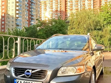 Авто Volvo V50 2010 № 7430339