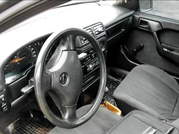Авто Opel Vectra 1992 № 7432768