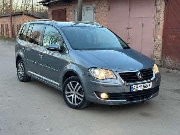 Авто Volkswagen Touran 2010 № 7434601