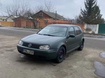 Авто Volkswagen Golf 2000 № 7437451