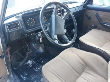 Авто ВАЗ 2107 1989 № 7439210