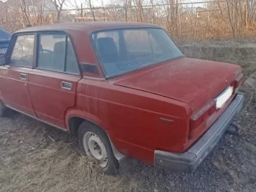 Авто ВАЗ 2107 1997 № 7439324