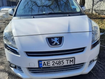 Авто Peugeot 5008 2012 № 7439360