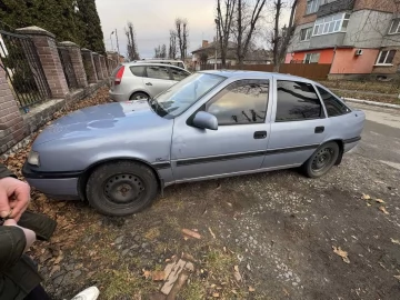 Авто Opel Vectra 1990 № 7439501
