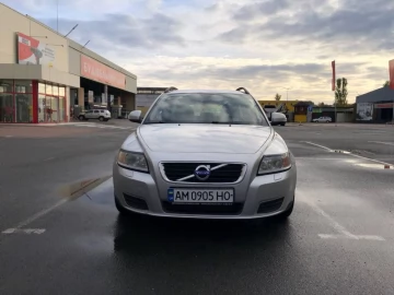 Авто Volvo V50 2010 № 7439759