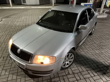 Авто Skoda Superb 2003 № 7440445