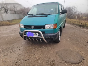 Авто Volkswagen Transporter 2000 № 7443319