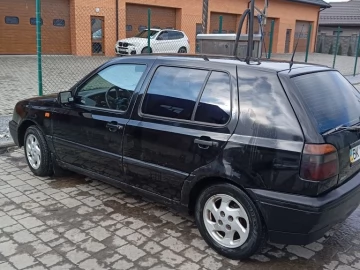 Авто Volkswagen Golf 1994 № 7443600