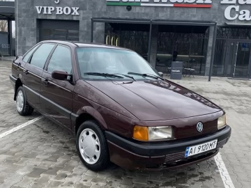Авто Volkswagen Passat Sedan 1988 № 7444003