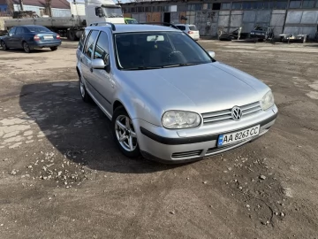 Авто Volkswagen Golf 2001 № 7444524