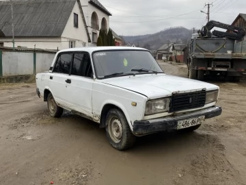Авто ВАЗ 2107 1993 № 7444532