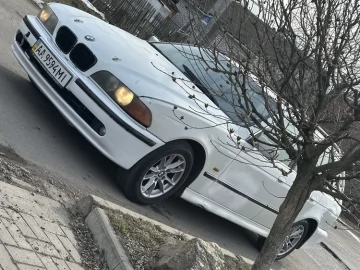 Авто BMW 5 Серия 1999 № 7444545