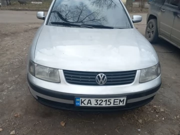 Авто Volkswagen Passat Variant 2000 № 7445201