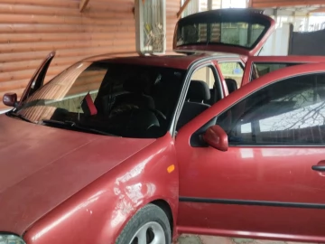 Авто Volkswagen Golf 1999 № 7445259