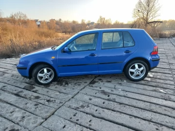 Авто Volkswagen Golf 2001 № 7447740
