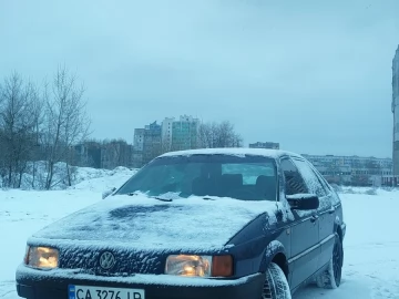 Авто Volkswagen Passat Sedan 1992 № 7448833