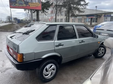 Авто ВАЗ 2109 1996 № 7451380