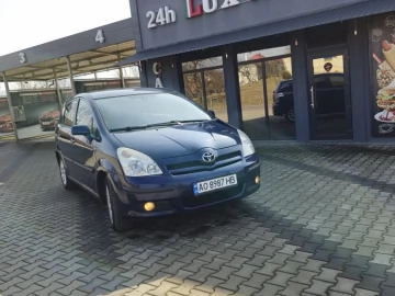 Авто Toyota Corolla Verso 2004 № 7452229
