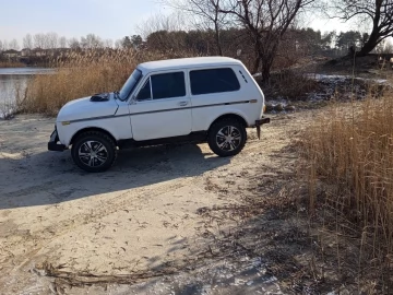 Авто ВАЗ 2121 1994 № 7452309