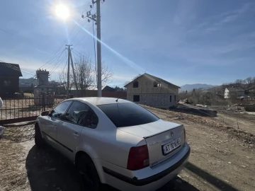 Авто Volkswagen Passat Sedan 1996 № 7452934