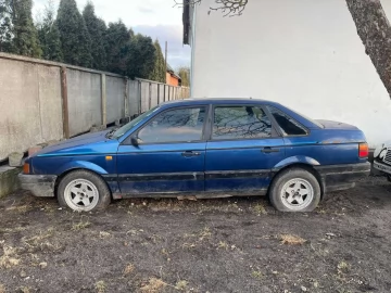 Авто Volkswagen Passat Sedan 1988 № 7453726
