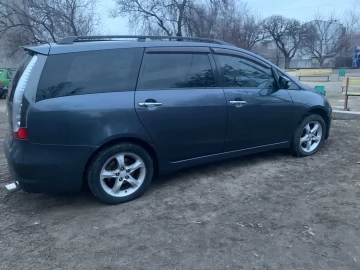 Авто Mitsubishi Grandis 2005 № 7455069