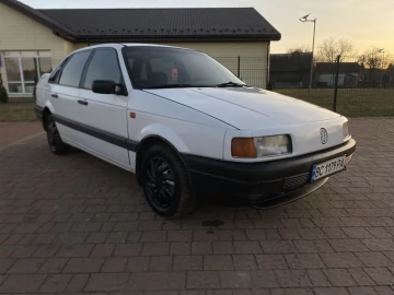 Авто Volkswagen Passat Sedan 1989 № 7455123